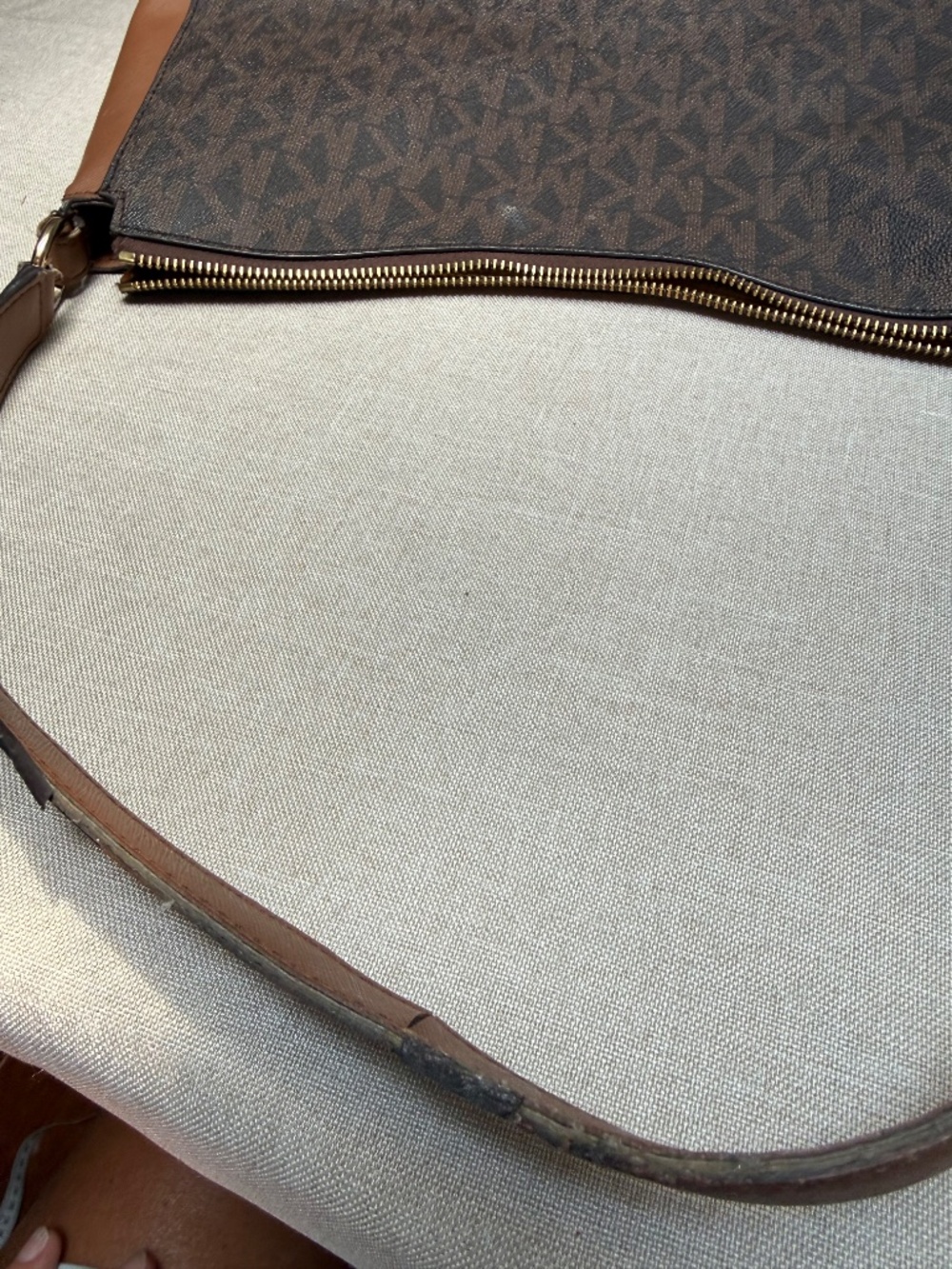 Michael Kors Large Eden Brown Hobo Shoulder Bag Purse - Picture 5 of 16